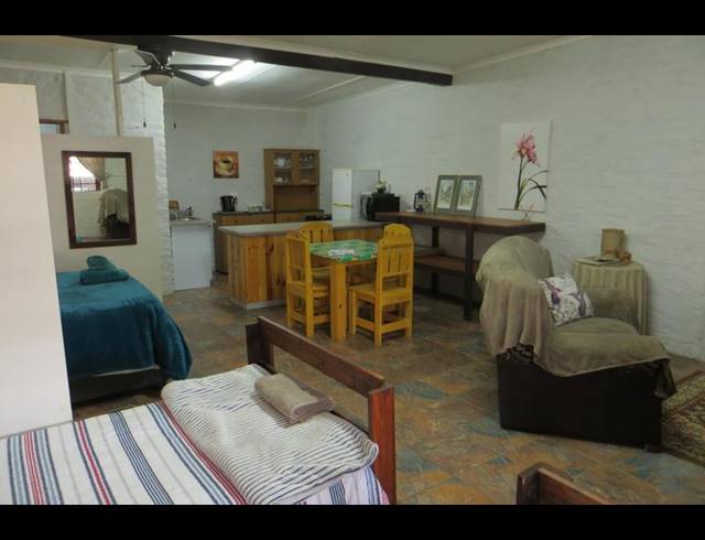 6 BEDROOM HOUSE FOR SALE IN NIEU BETHESDA